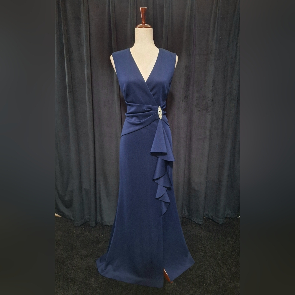 Elegant Navy Blue Evening Gown